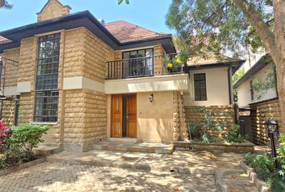 5 Bed Townhouse with En Suite at Lavington Green - 3