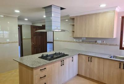 5 Bed Townhouse with En Suite in Westlands Area