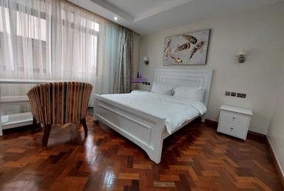 Furnished 3 Bed Apartment with En Suite at Riverside Drive