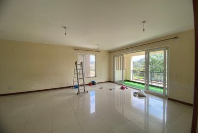 4 Bed Apartment with En Suite in Parklands - 2