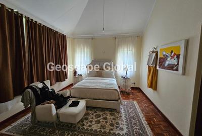 5 Bed House with En Suite in Rosslyn