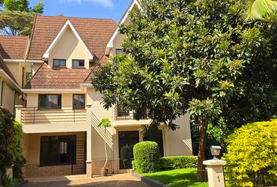 5 Bed Townhouse with En Suite at Lavington Green - 3