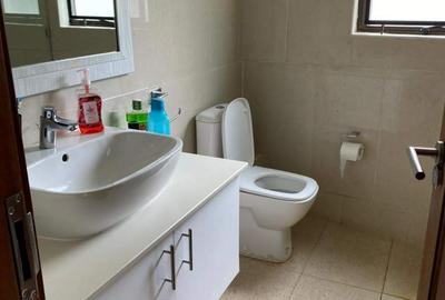 5 Bed Townhouse with En Suite in Kitisuru