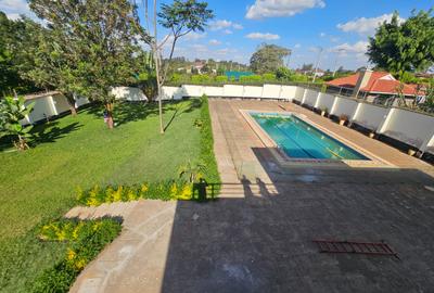 5 Bed House with En Suite in Runda