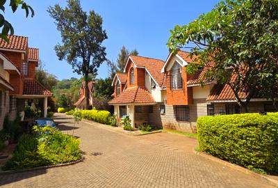 4 Bed Townhouse with En Suite at Lavington Green - 4