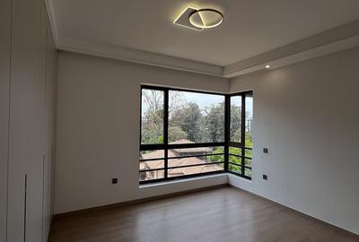 3 Bed Apartment with En Suite at Riverside Drive - 3