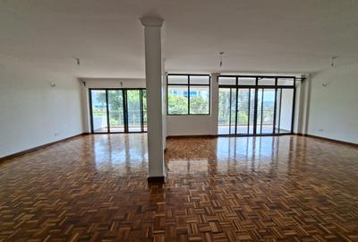 3 Bed Apartment with En Suite in Westlands Area - 3