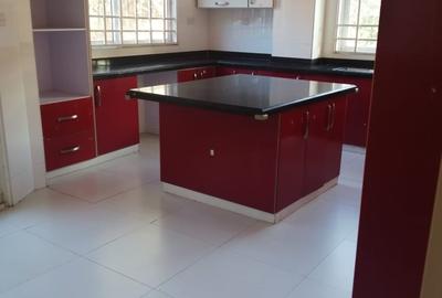 3 Bed Apartment with En Suite in Rhapta Road - 3