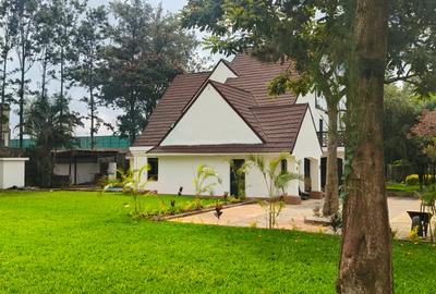 7 Bed House with En Suite at Hillcrest - 2