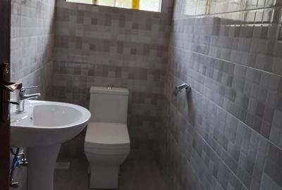 3 Bed House with Garden in Kenyatta Road