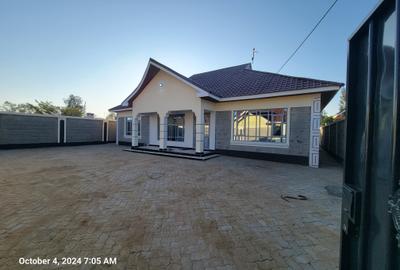 3 Bed House with En Suite at Mugutha