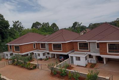 5 Bed House with En Suite at Kyuna