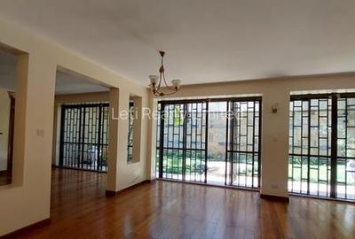 5 Bed Townhouse with En Suite in Lavington - 2