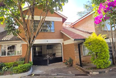4 Bed Townhouse with En Suite at Kilimani Road - 2