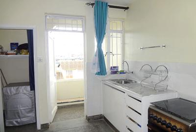 Furnished 3 Bed Apartment with En Suite at Woodley - 2