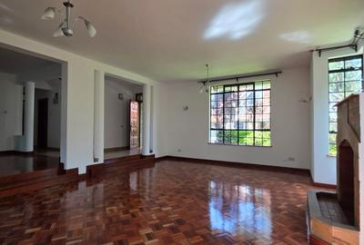 4 Bed Villa with En Suite in Lavington - 2