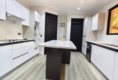 3 Bed House with En Suite in Gigiri