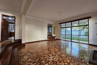 4 Bed Villa with En Suite at Kaputei Road - 3