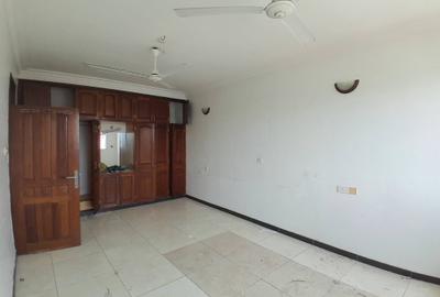 3 Bed Apartment with En Suite in Mombasa CBD