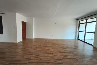 3 Bed Apartment with En Suite at Hatheru Road - 3