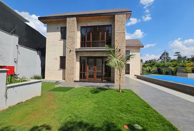 4 Bed House with En Suite in Runda