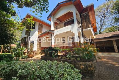 5 Bed House with En Suite in Runda