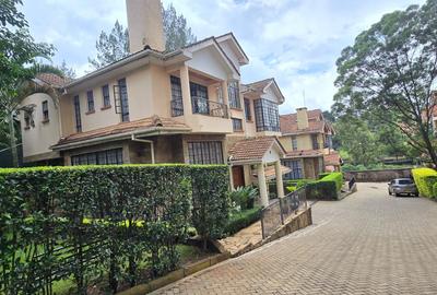 5 Bed Townhouse with En Suite in Lavington - 3
