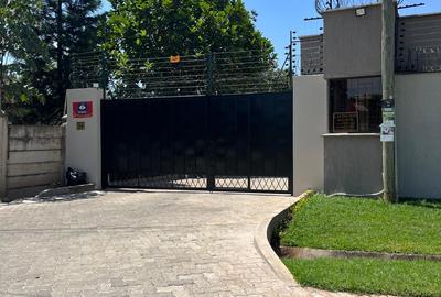 6 Bed Townhouse with En Suite in Lavington - 4