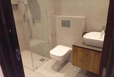 5 Bed Apartment with En Suite at General Mathenge