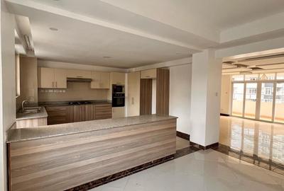 3 Bed Apartment with En Suite in Lavington