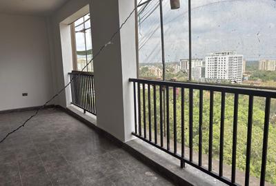 2 Bed Apartment with En Suite at Brookside - 2