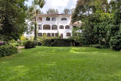 6 Bed House with En Suite in Nyari - 2