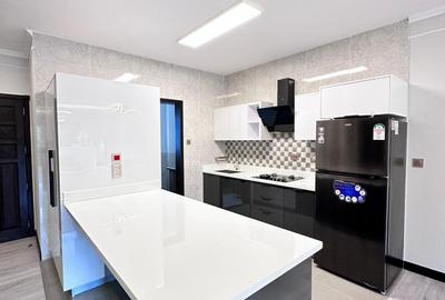 2 Bed Apartment with En Suite in Riverside