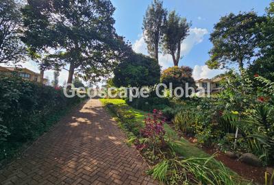 4 Bed House with En Suite in Rosslyn