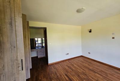 5 Bed House with En Suite in Runda - 3