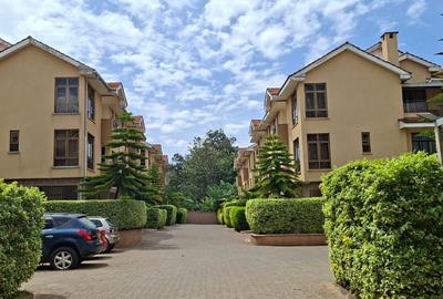 5 Bed Townhouse with En Suite in Lavington - 2