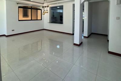 5 Bed Townhouse with En Suite in Lavington