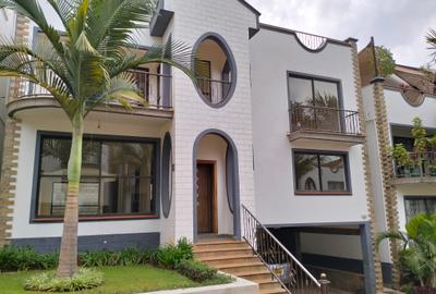 5 Bed Townhouse with En Suite in Westlands Area