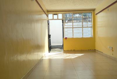 1 Bed House with En Suite at Karen Road