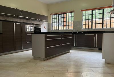 4 Bed Townhouse with En Suite in Lower Kabete