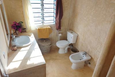 6 Bed House with En Suite in Watamu