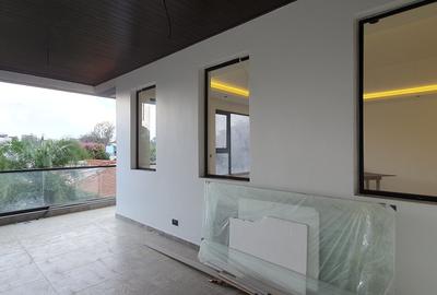 4 Bed Apartment with En Suite in Spring Valley - 2