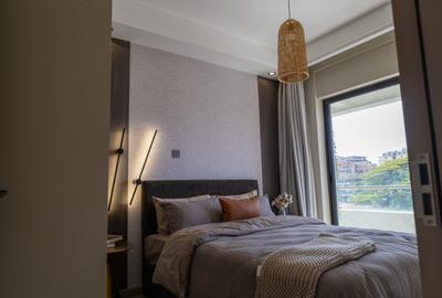 1 Bed Apartment with Swimming Pool at Wood Avenue - 2