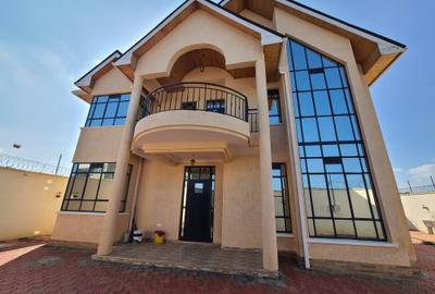 4 Bed House with En Suite at Kamakis Corner