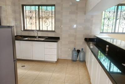 5 Bed Townhouse with En Suite in Lavington