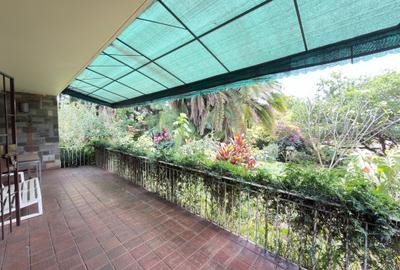 4 Bed House with En Suite at Lavington