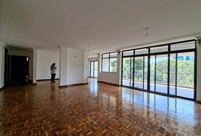 3 Bed Apartment with En Suite in Westlands Area - 4