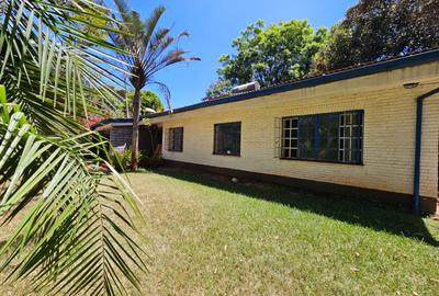 3 Bed House with En Suite in Lavington