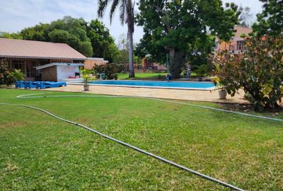 Serviced 10 Bed Apartment with En Suite at Greenwood Drive - 3