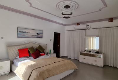 3 Bed Villa with En Suite at La-Marina Estate